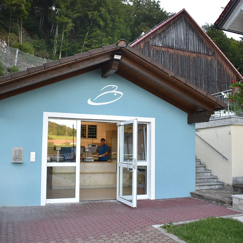 Forellenzucht Lang_Hofladen Blaues Haus, Hofladen Familie Lang
